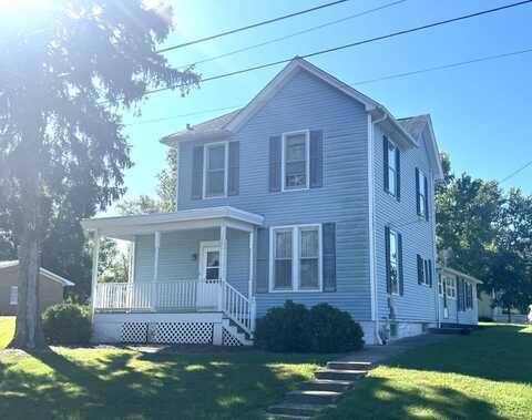 303 E. Hoehn St., Carlinville, IL 62626