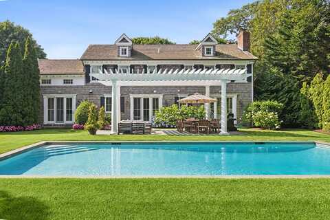 727 HILL ST, Southampton, NY 11968