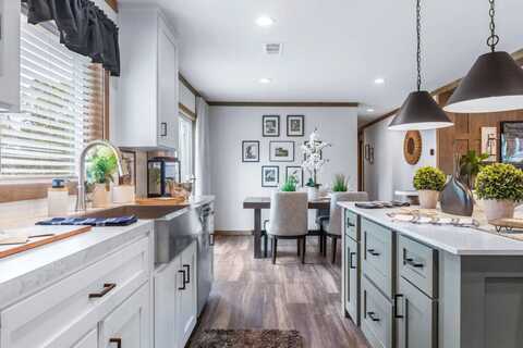 1800 Oak Grove Rd E, Burleson, TX 76028