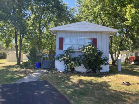 180 Kenneth Court, Spotswood, NJ 08884