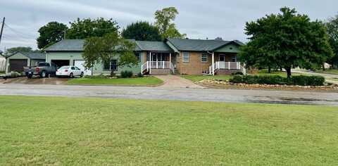 714 E South St, Beloit, KS 67420
