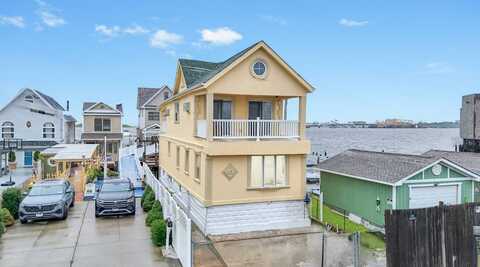 21 Van Brunt Road, Broad Channel, NY 11693