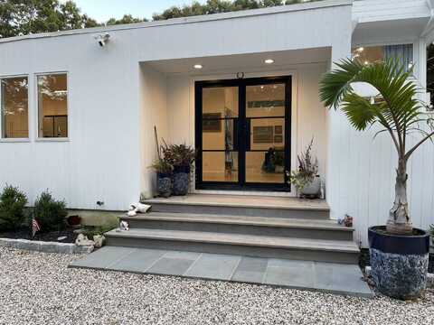 11 Jonathan Drive, East Hampton, NY 11937