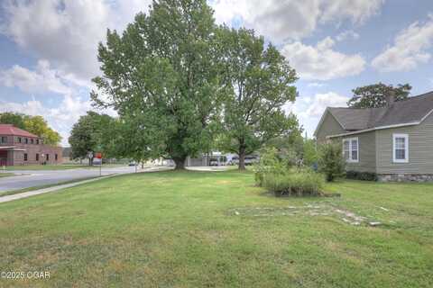 1902 S Wall Avenue, Joplin, MO 64804