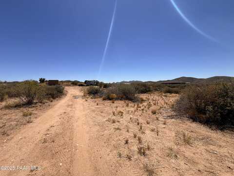 7050 S Heart Rock Road, Skull Valley, AZ 86338