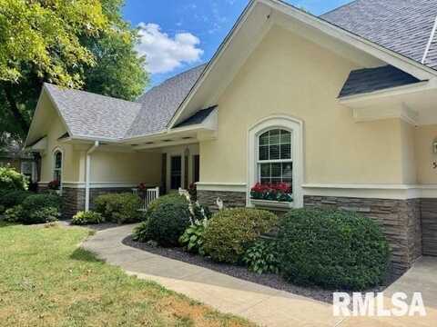 510 E CHESTNUT Street, Chatham, IL 62629