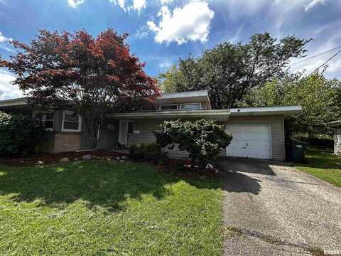 2224 N GLENDALE Drive, Pekin, IL 61554