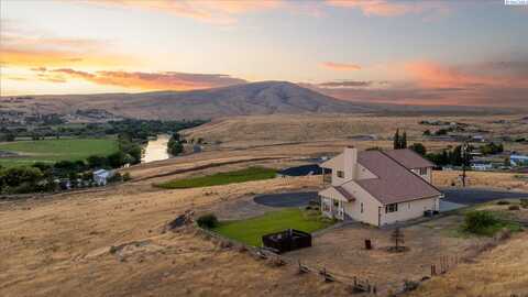 16132 E Love Ln, Benton City, WA 99320