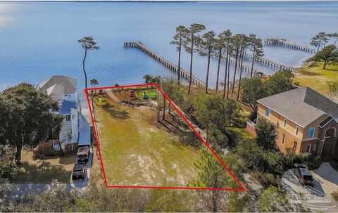 7376 Mulberry Ln, Navarre, FL 32566