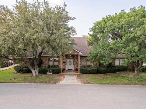 4900 Oakwood Court, Midland, TX 79707