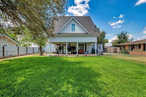 504 W Broadway St, Stanton, TX 79782