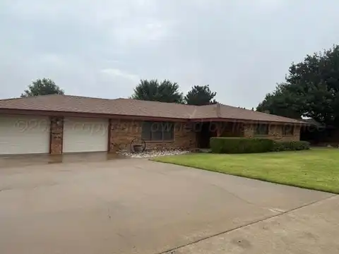 1926 N Holly Ln, Pampa, TX 79065