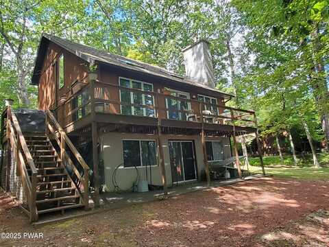 212 Fawn Lake Drive, Hawley, PA 18428