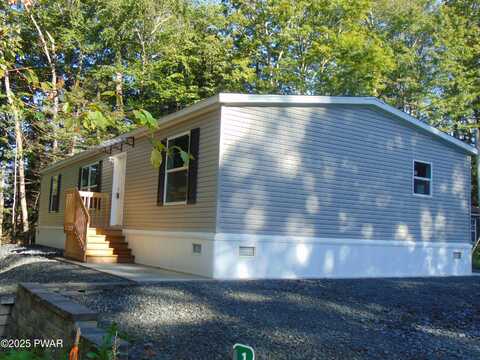 132 Spruce Street, Greentown, PA 18426