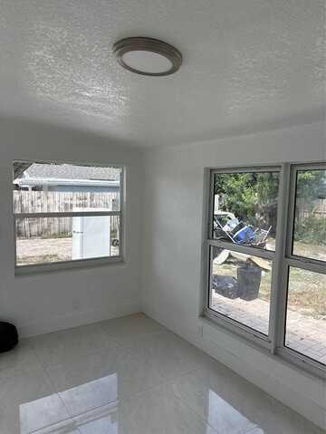 4030 NE 12th Ter, Pompano Beach, FL 33064