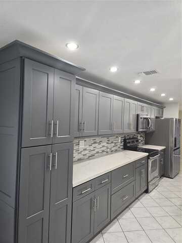 8236 NW 9th Ct, Fort Lauderdale, FL 33324
