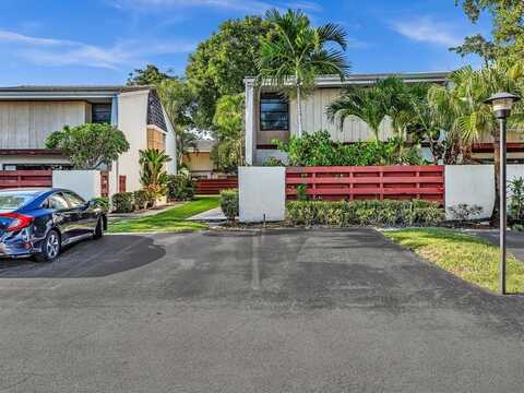 3008 Willow Ln, Hollywood, FL 33021