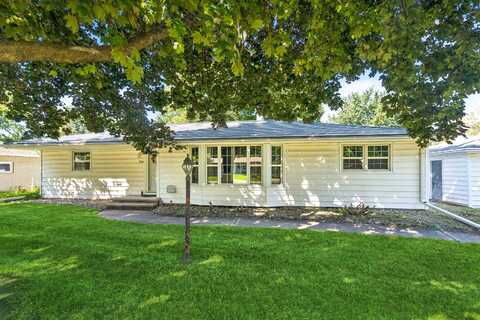 704 VERA Avenue, NEENAH, WI 54956