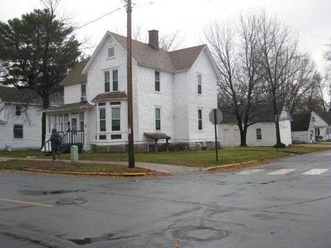 1121 6th Avenue E, Menomonie, WI 54751