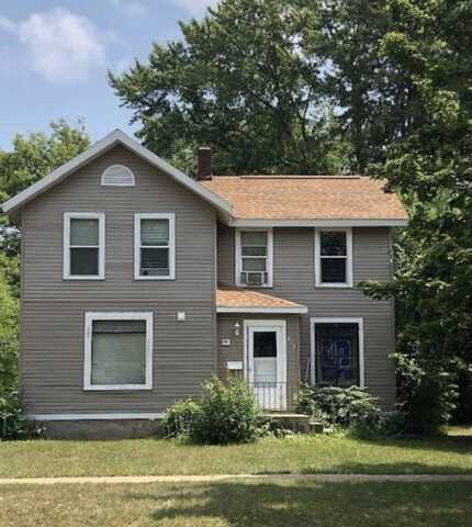 914 7th Street E, Menomonie, WI 54751