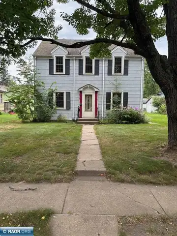 2919 W 2nd Ave, Hibbing, MN 55746