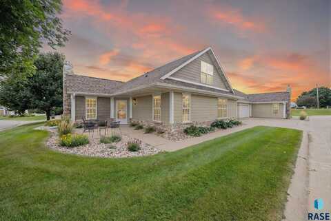 5511 E Eastbridge Pl, Sioux Falls, SD 57110