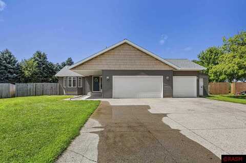 27 Lamar Court, North Mankato, MN 56003