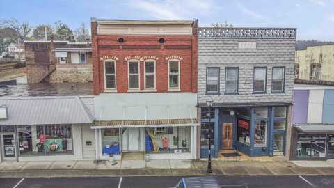428 N Roane Street, Harriman, TN 37748