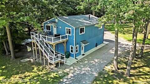 4666 County Line Road, Lenox, MI 48048