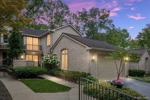 1134 Hillpointe Circle, Bloomfield Hills, MI 48304