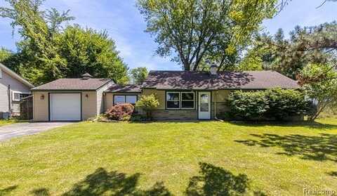 37610 S Groesbeck Highway, Clinton Township, MI 48036