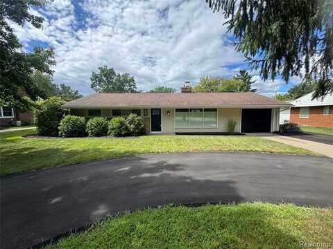 2258 Middlebelt Road, West Bloomfield, MI 48324