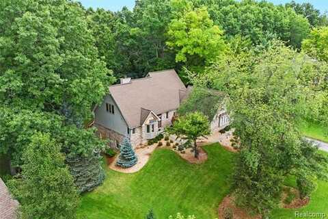 7837 Partridge Hill Drive, Brighton, MI 48116