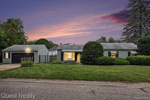 2546 Woodbine Drive, Waterford, MI 48328