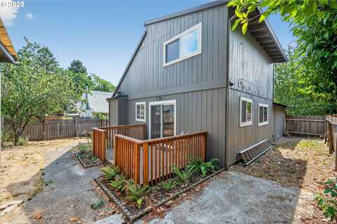 8941 SE KNAPP ST, Portland, OR 97266