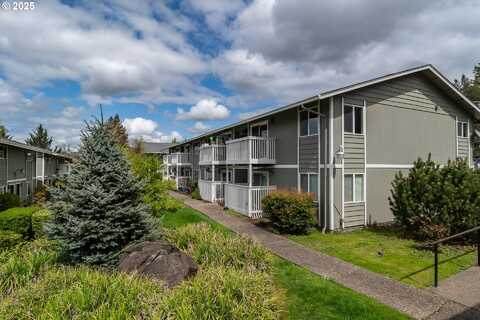 885 NE SUNSET ST, Roseburg, OR 97470