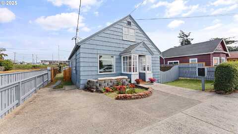 1921 MONROE ST, North Bend, OR 97459