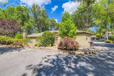 7582 SW CRESMOOR DR, Beaverton, OR 97008