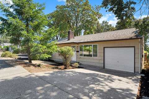 615 E Gloucester ST, Gladstone, OR 97027