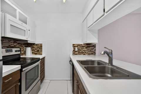 2089 E Bond Dr, West Palm Beach, FL 33415
