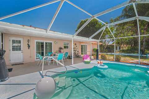 1132 SE Clifton Lane, Port Saint Lucie, FL 34983