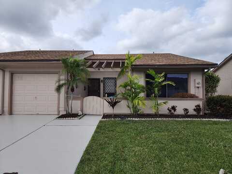 21 Winchmore Lane, Boynton Beach, FL 33426