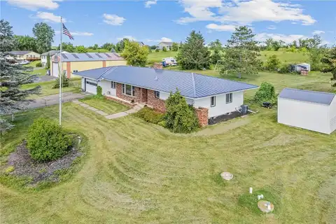 N5608 County Road E, Oak Grove, WI 54022