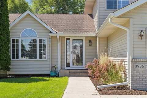 3936 Homestead Drive, Woodbury, MN 55125