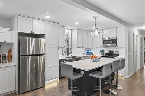 7073 Unity Avenue N, Brooklyn Center, MN 55429