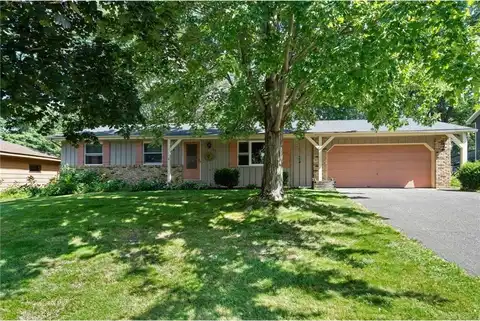 2974 Winthrop Drive, Maplewood, MN 55109
