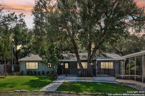 131 Oak Springs Dr., Canyon Lake, TX 78133