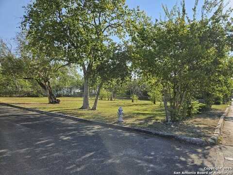546 Seay, Seguin, TX 78155