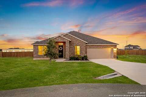 104 Scarlet Oak, Floresville, TX 78114