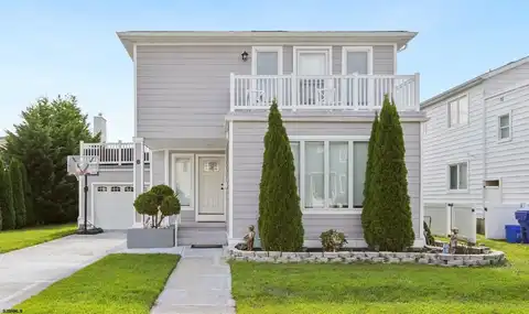 8 Seaside Ct, Margate City, NJ 08402